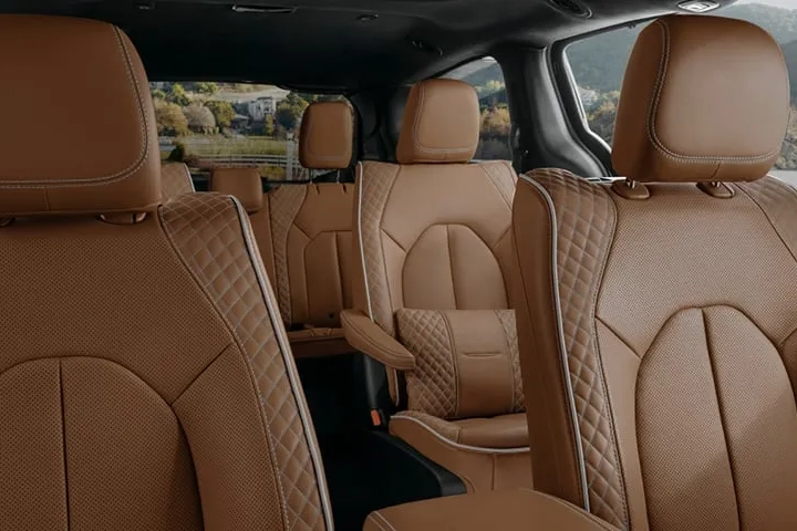 2024 Chrysler Pacifica Seating Space