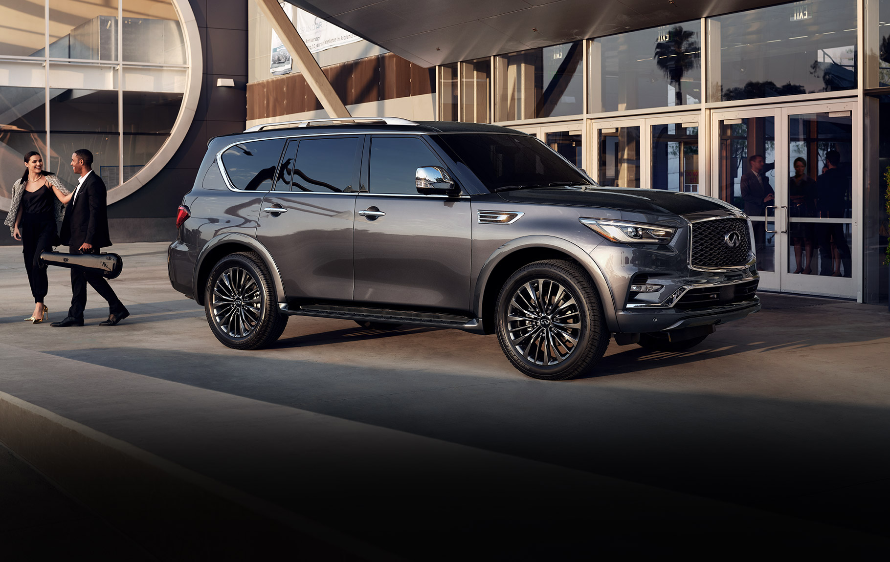 Lease a Infinti QX80 in Roanoke, VA