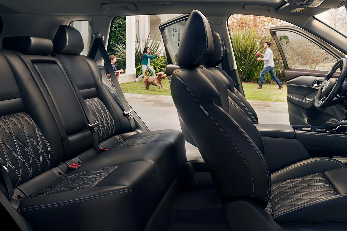 2023 Nissan Rogue Center Console