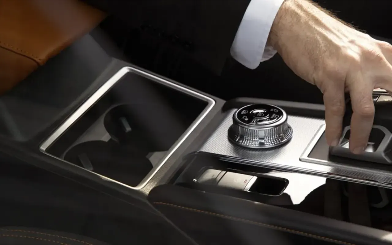Mitsubishi Outlander Center Console