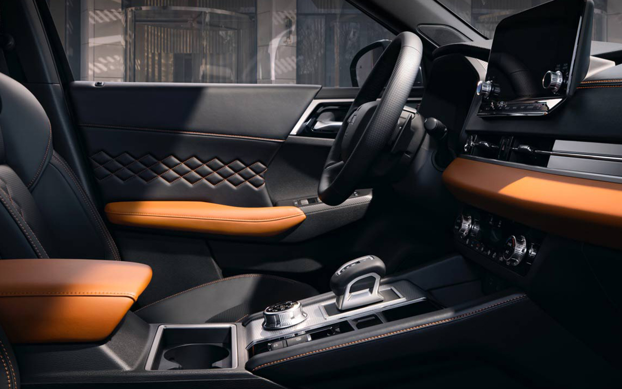 2022 Mitsubishi Outlander Center Console