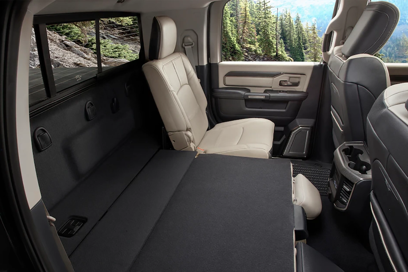 RAM 3500 Trunk space