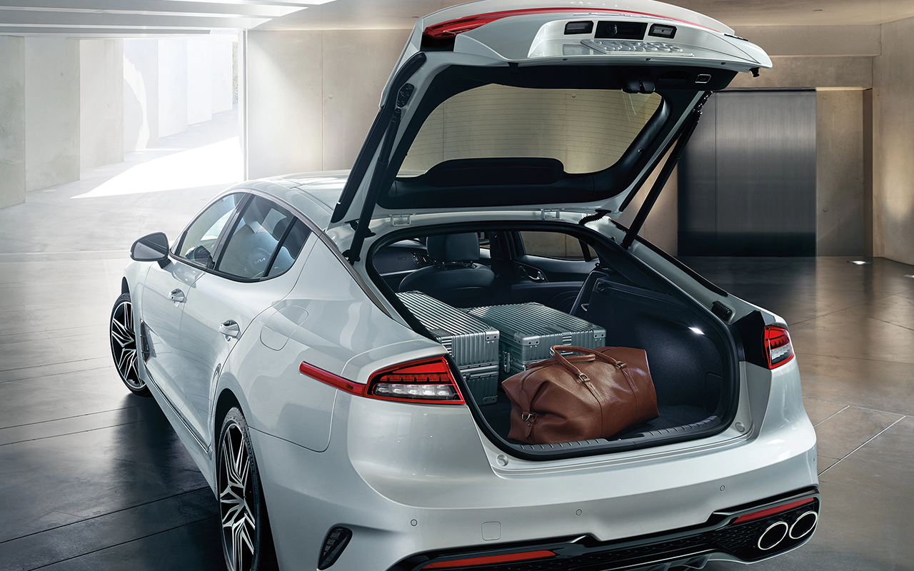 2022 Kia Stinger Trunk space