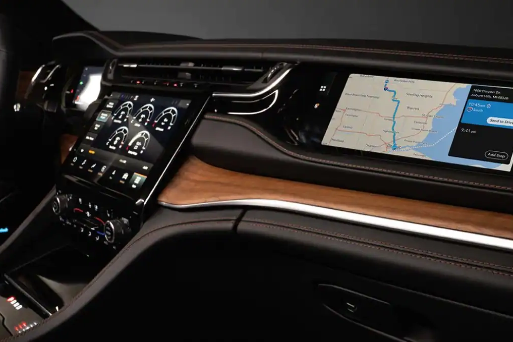 2023 Jeep Grand Cherokee L Center Console