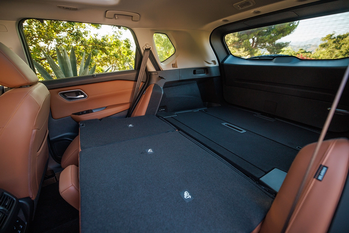 Nissan Rogue Trunk space