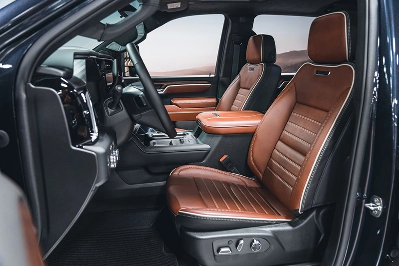 2024 GMC Sierra 2500HD Front Seat