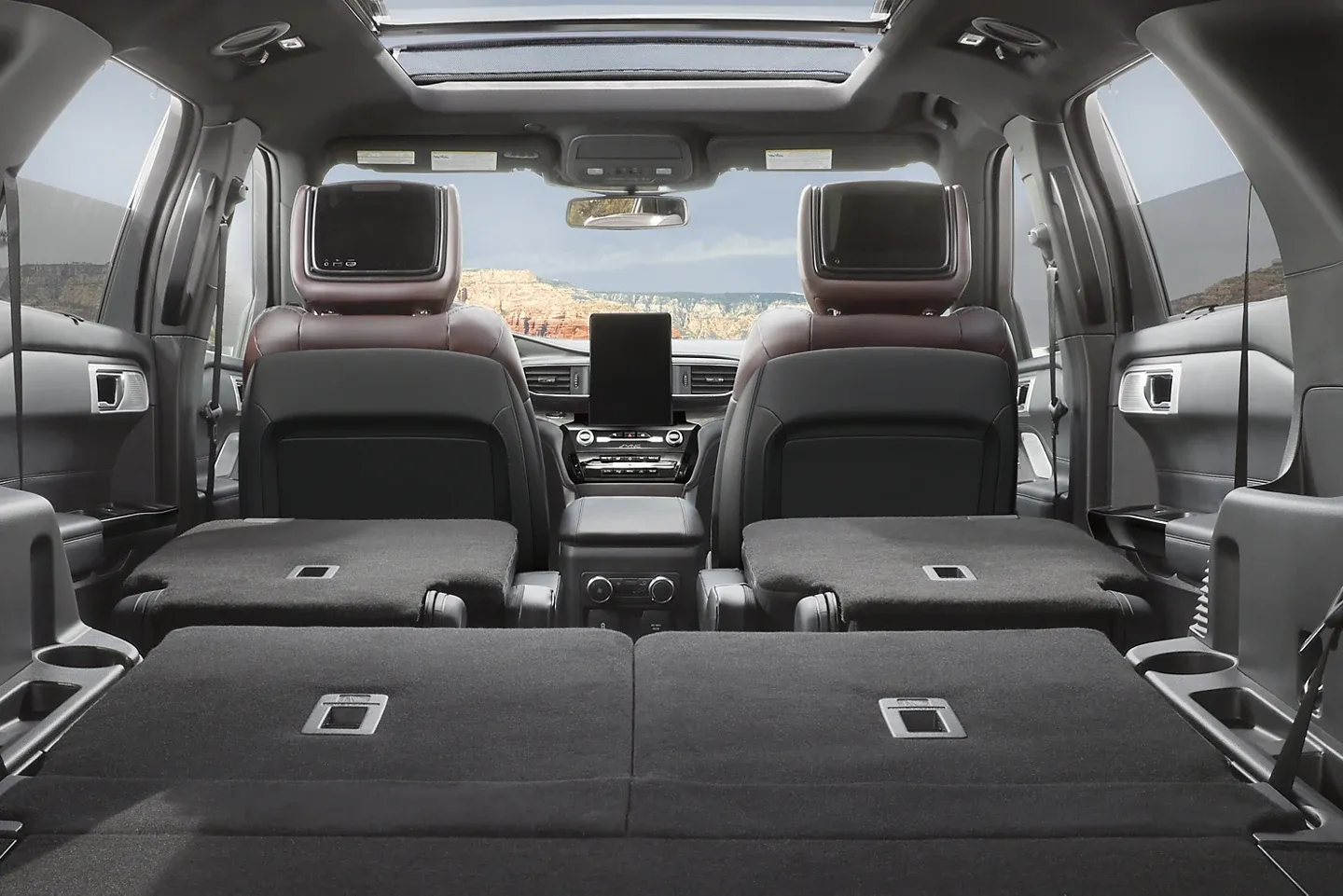 2023 Ford Explorer Hybrid Cargo space