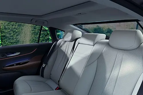 2924 Toyota Mirai Cargo space