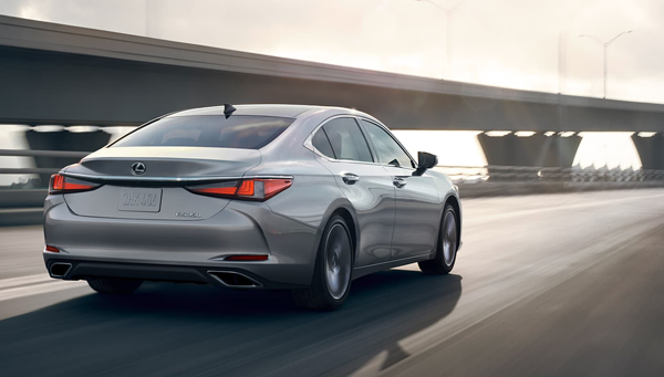 2021 Lexus ES Cargo Space