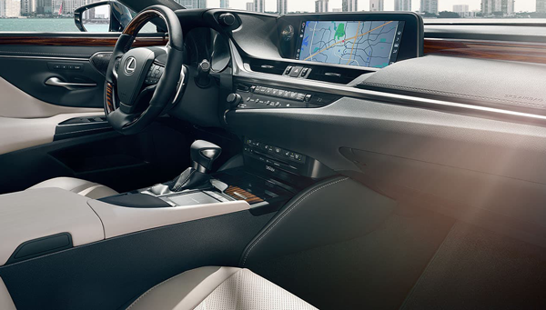 2021 Lexus ES Center Console