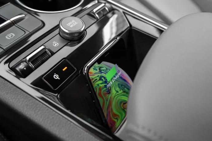 2024 Kia K5 Center Console