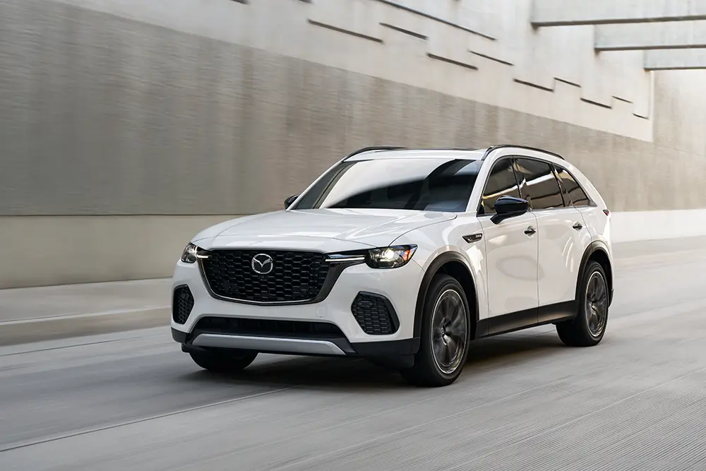 2025 White Mazda CX-70
