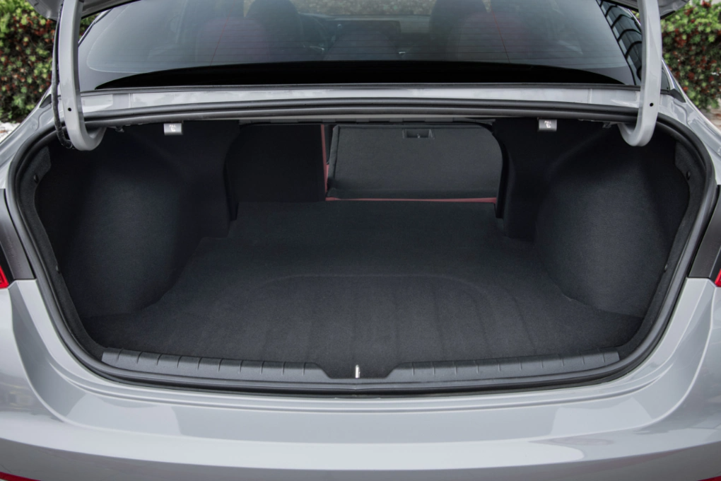 2023 K5 Trunk space