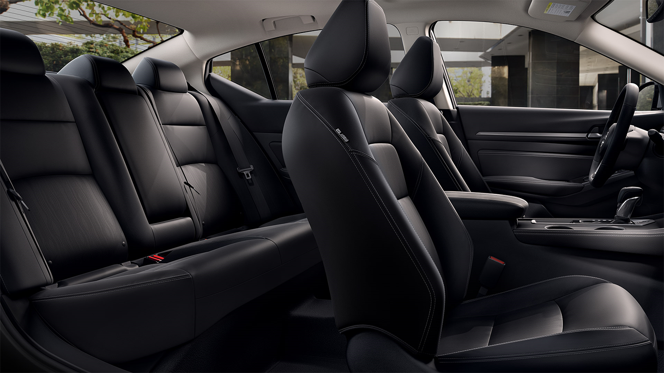 2022 Nissan Altima Center Console