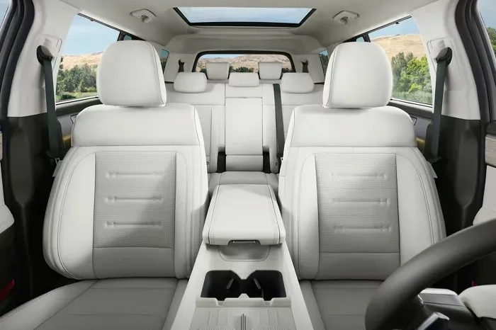 2024 Hyundai Santa Fe Seating Space