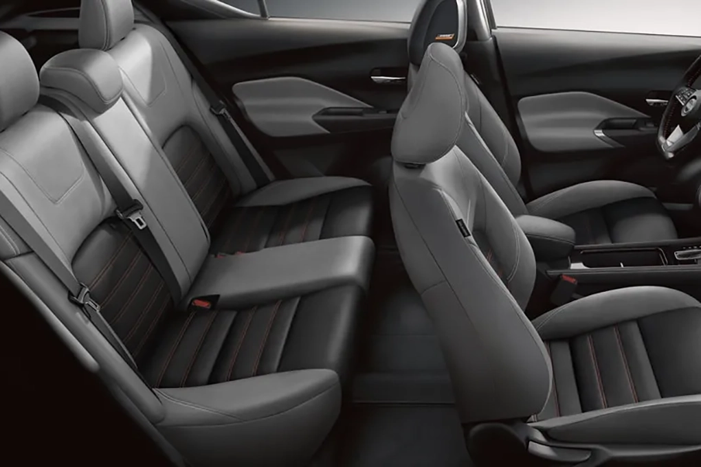 2024 Altima Seating space