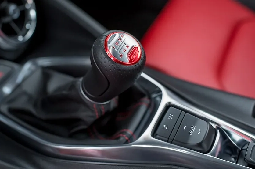 2024 Chevrolet Camaro Center Console