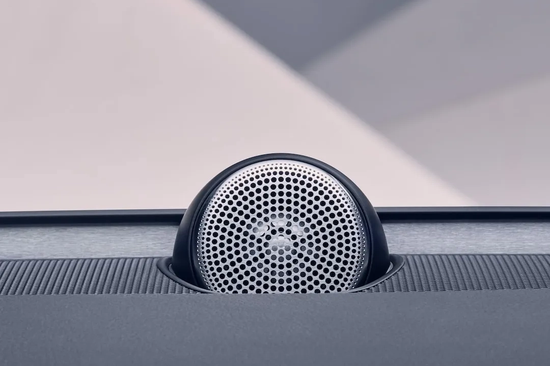2024 Volvo S90 Technology Features