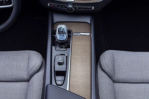 2024 Volvo XC60 Recharge Center Console