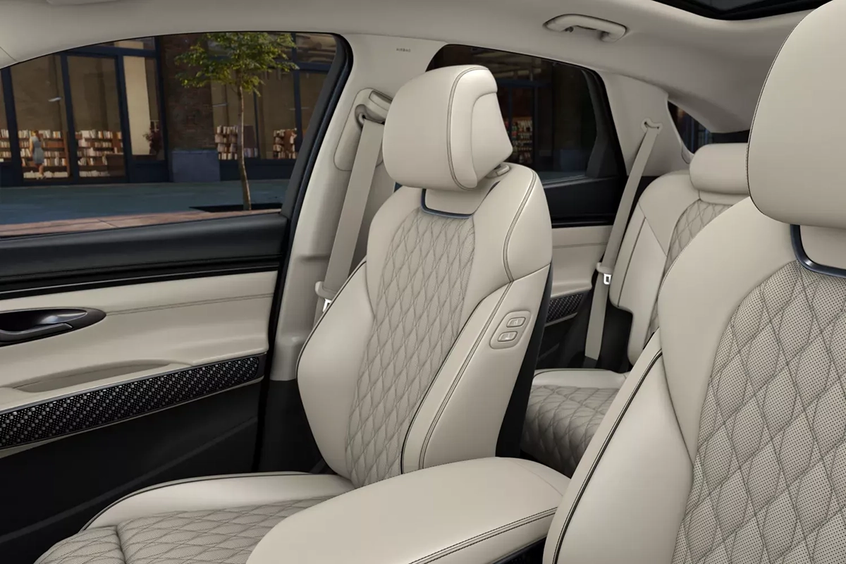 Genesis GV70 Front Seating