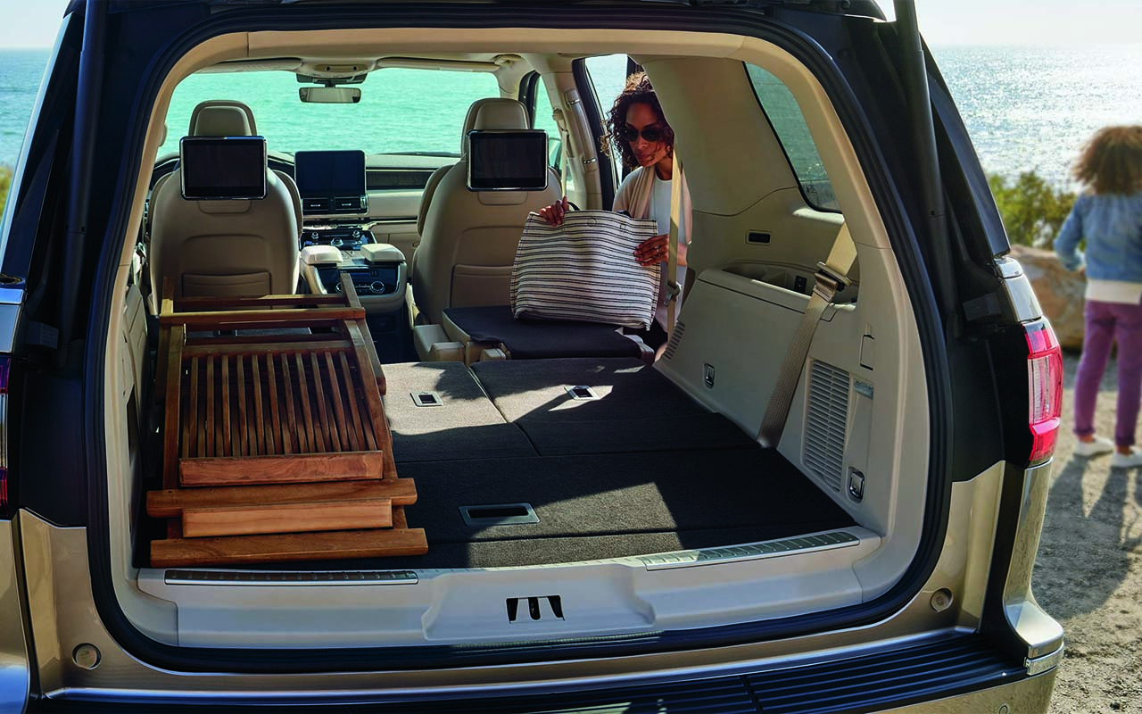 Lincoln Navigator Trunk space