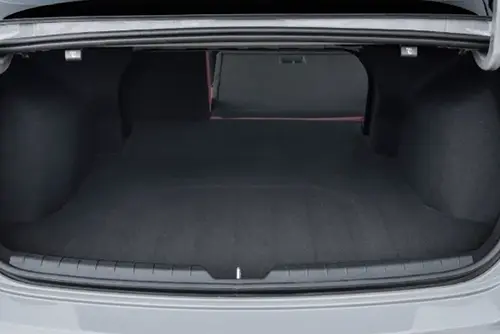 Kia K5 Cargo space