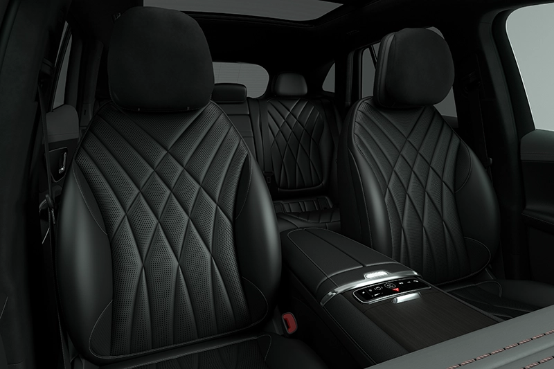 Mercedes EQE SUV Seating space