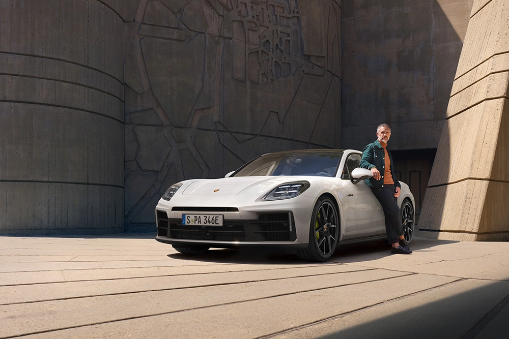 2024 Porsche Panamera live