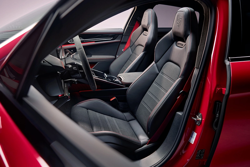 2024 Porsche Panamera Seating space
